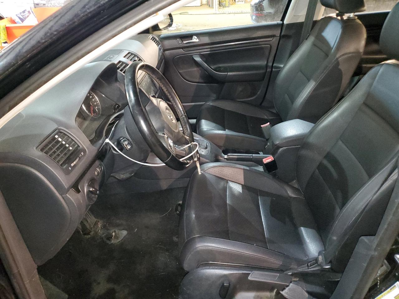 2010 Volkswagen Jetta - Image 7