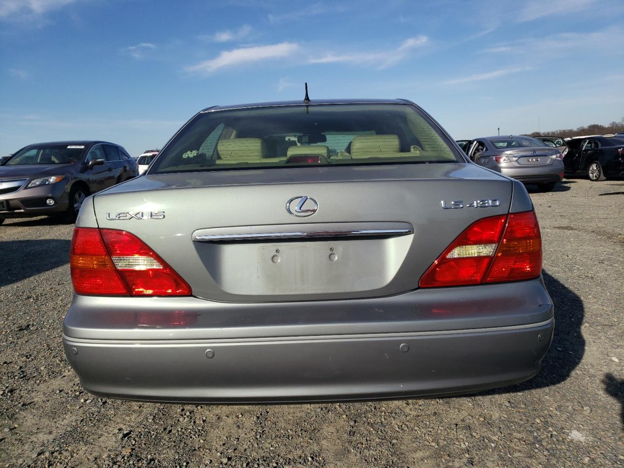 2001 Lexus LS - Image 6