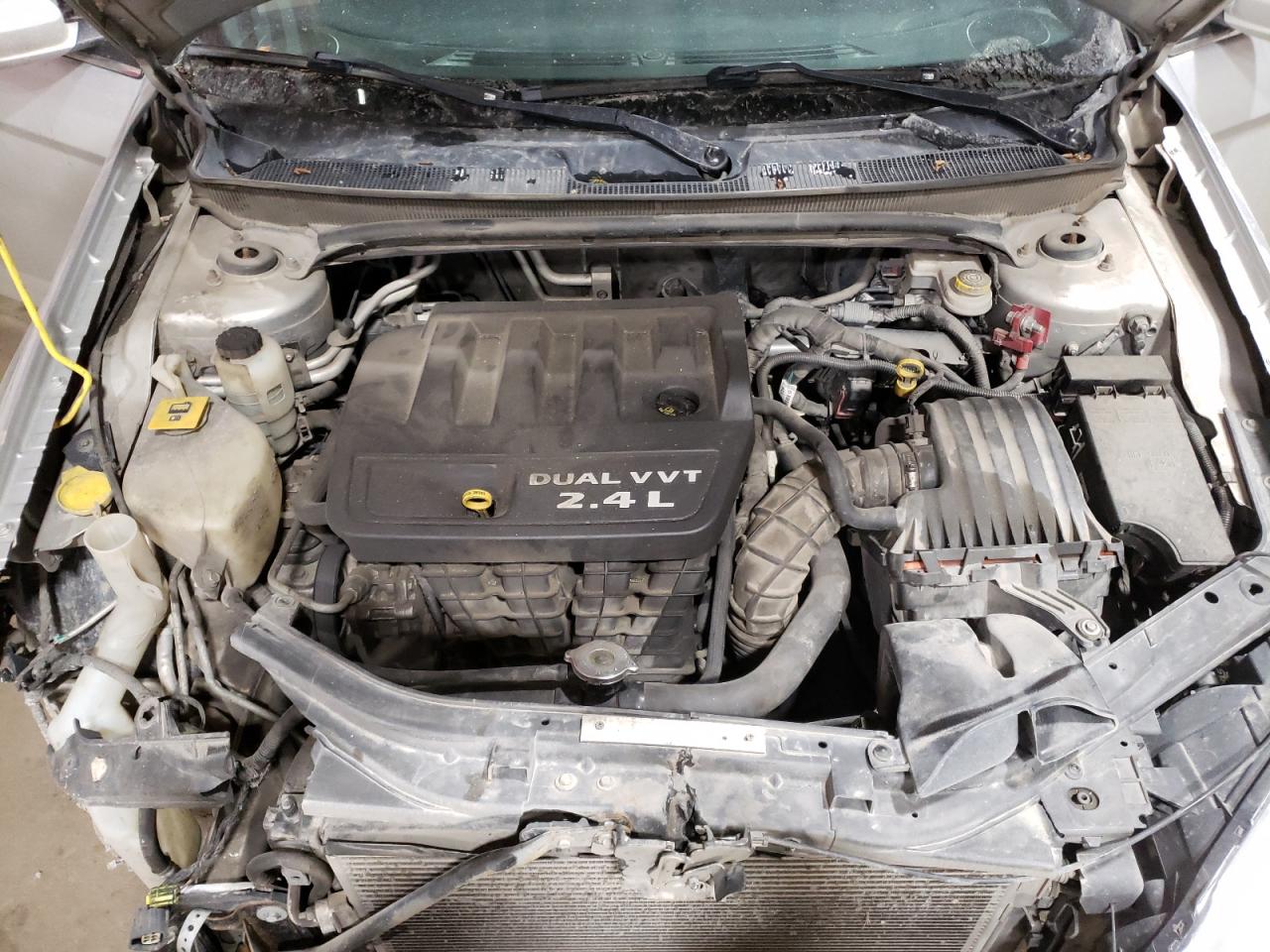 2012 Chrysler 200 - Image 11