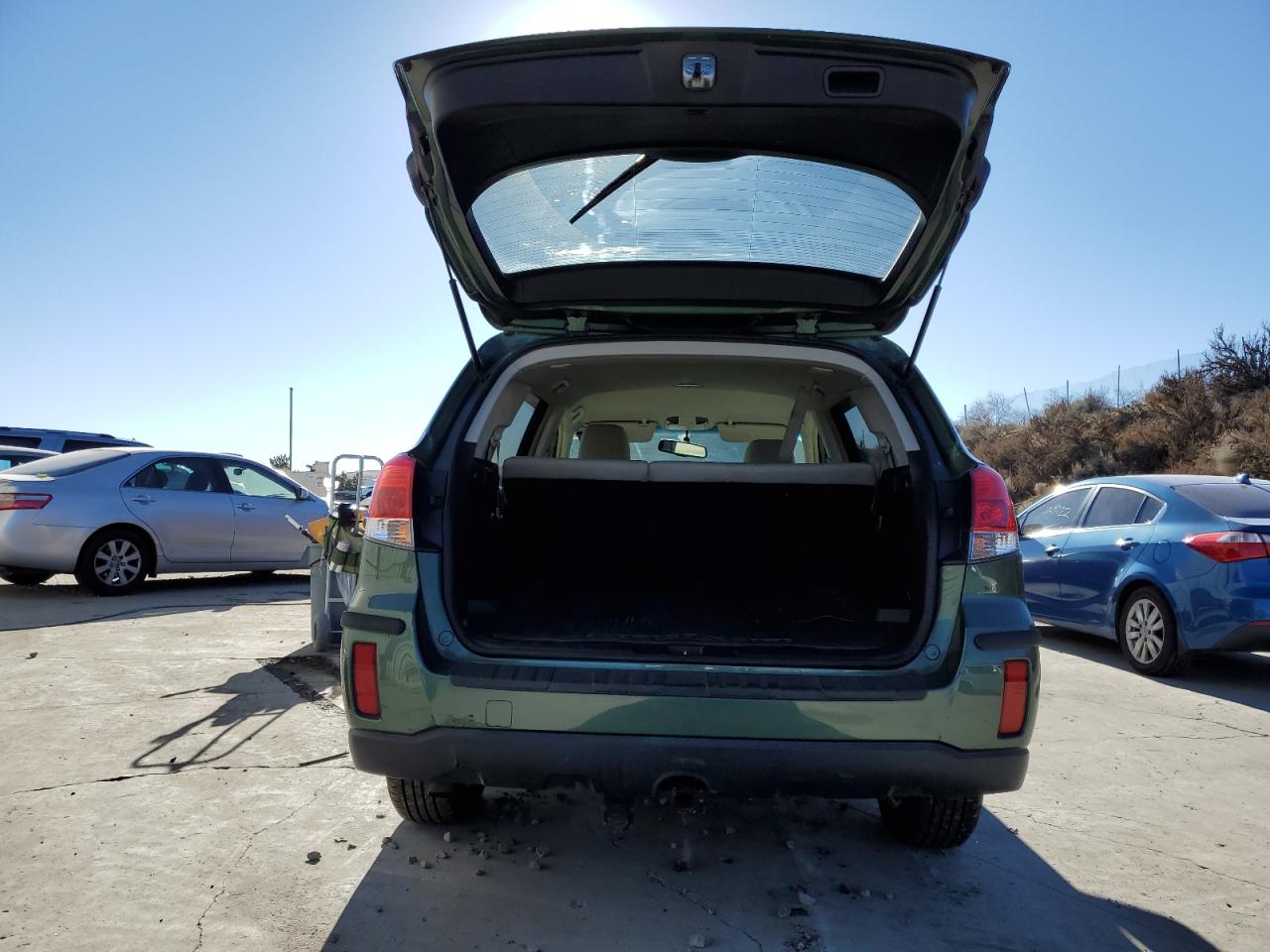 2011 Subaru Outback - Image 6