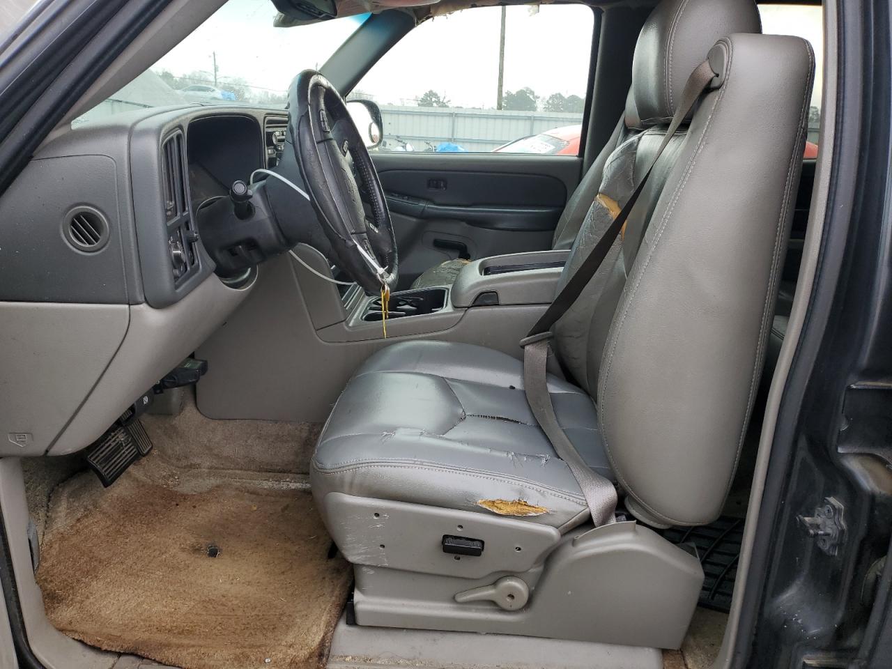 2003 Chevrolet Suburban - Image 7