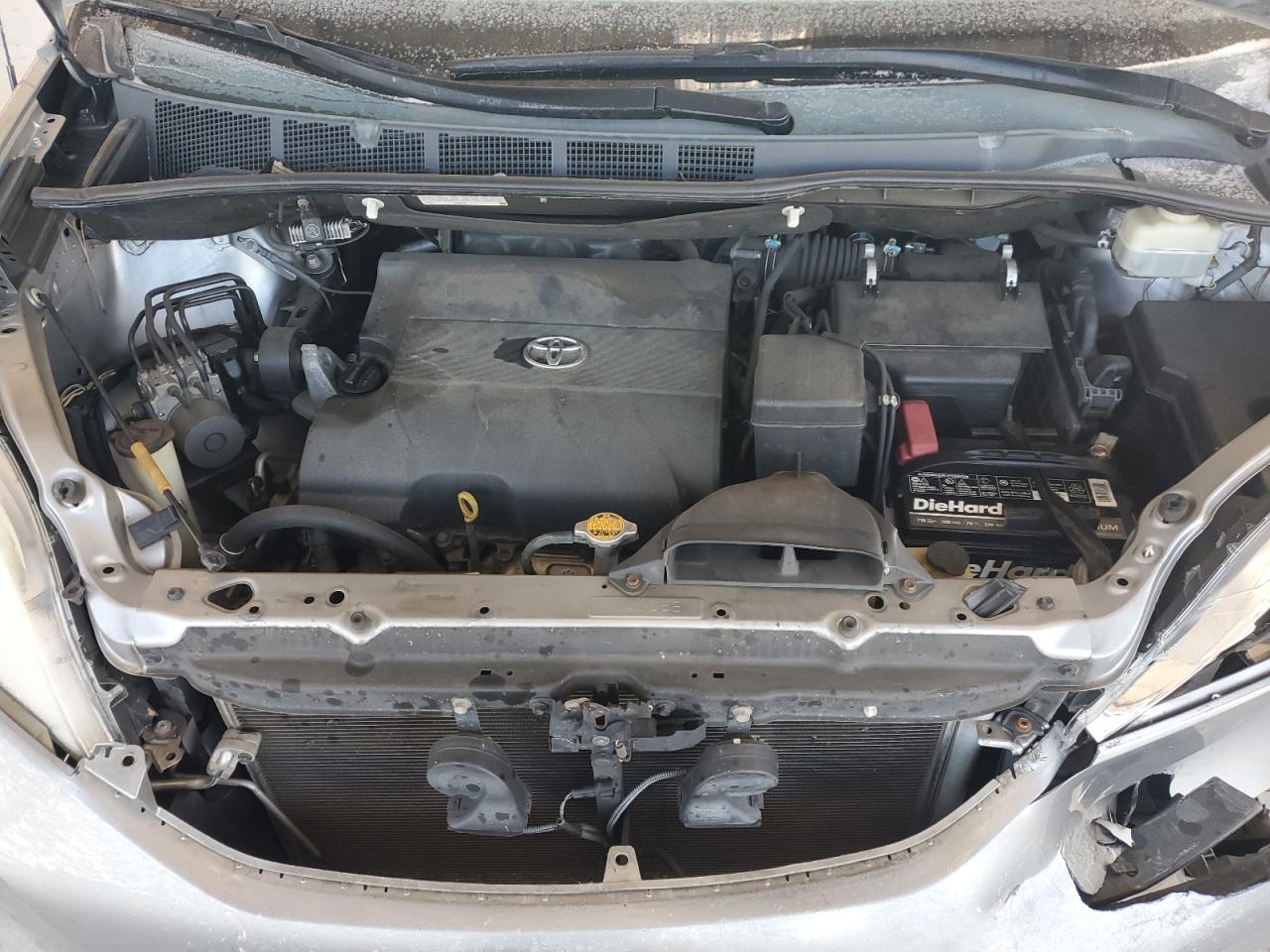 2013 Toyota Sienna - Image 12