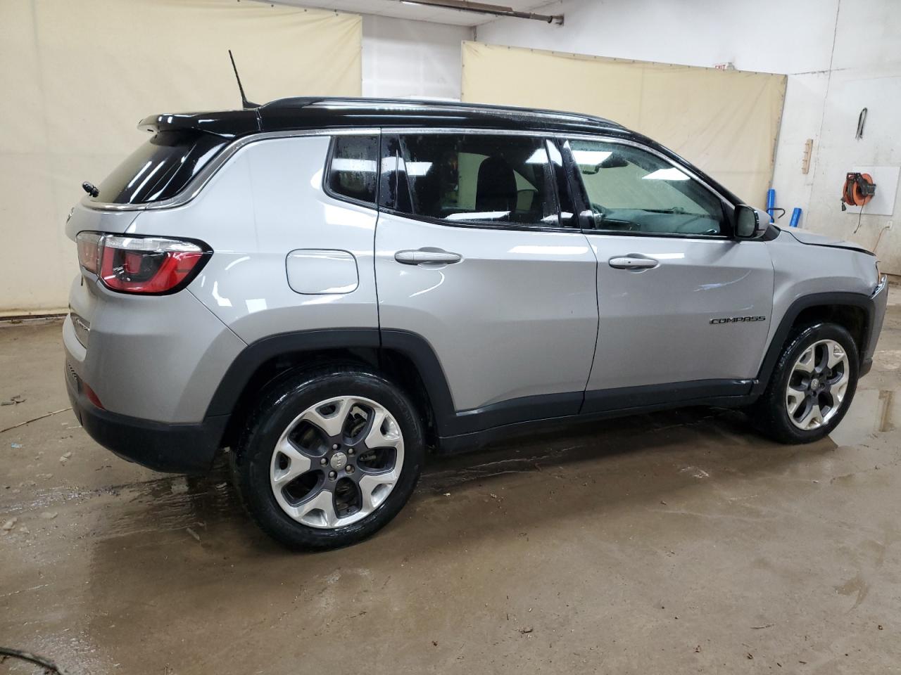 2018 Jeep Compass - Image 3