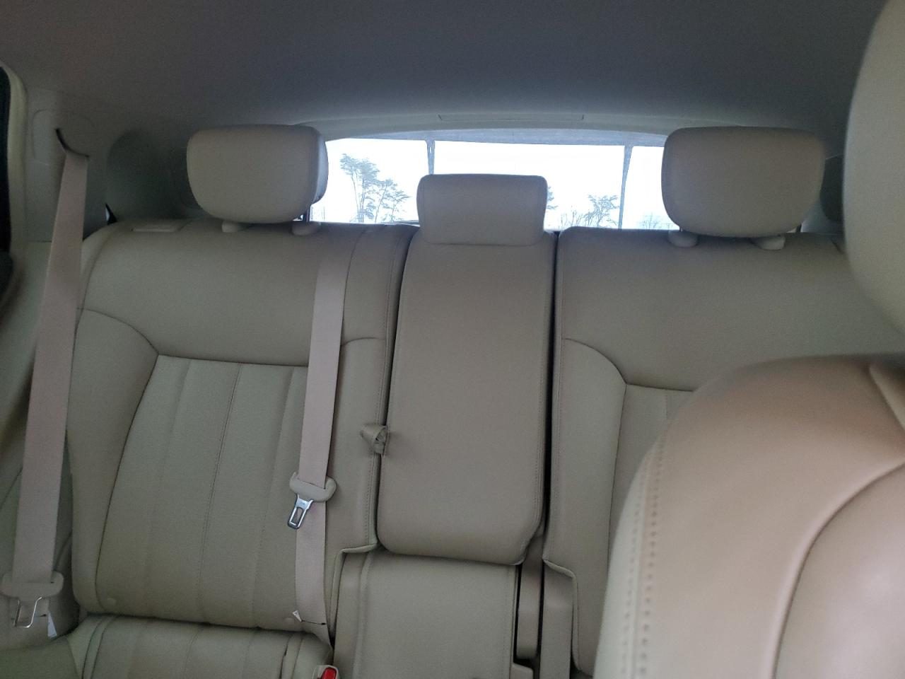 2016 Infiniti QX70 - Image 10