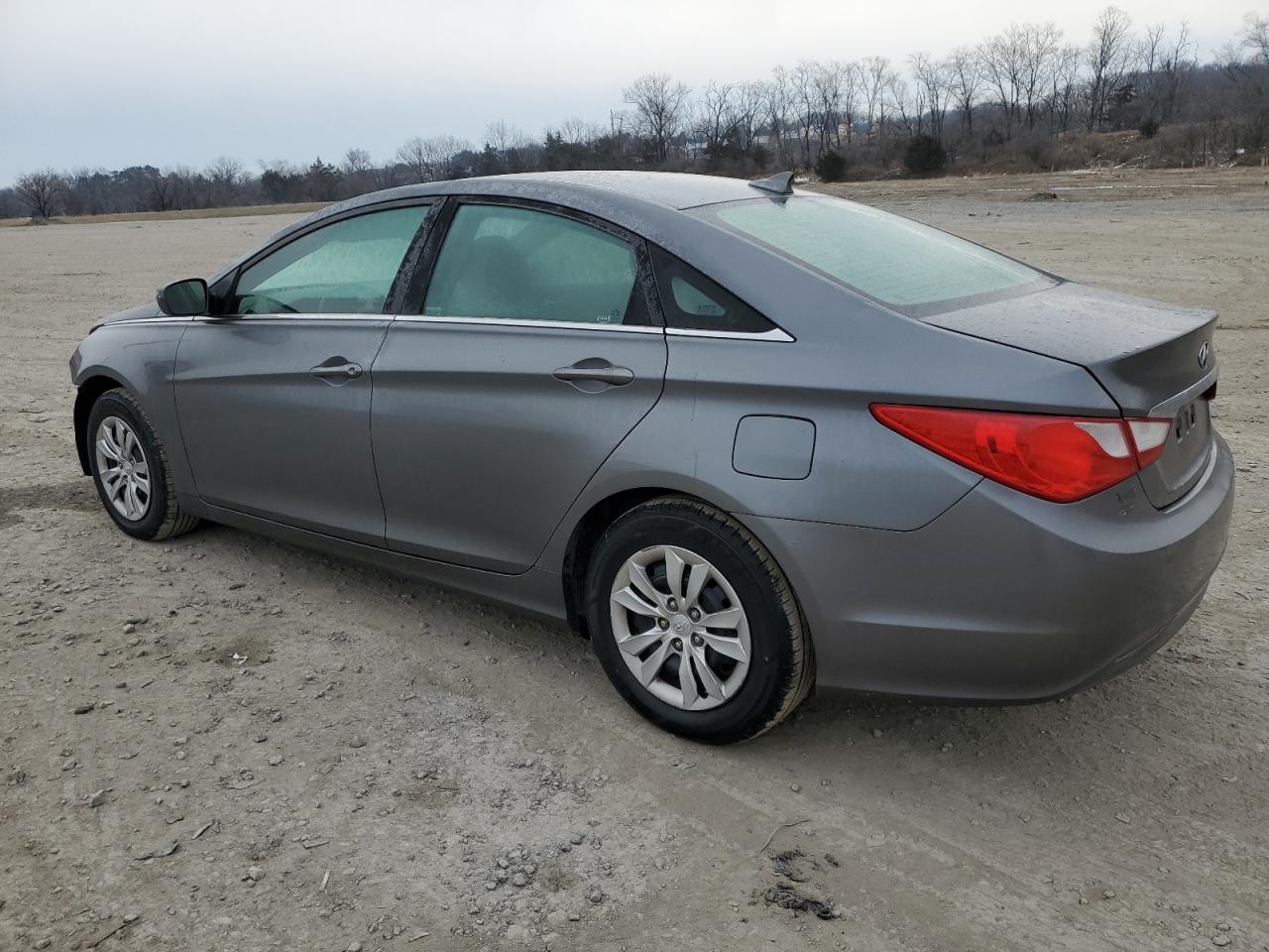 2013 Hyundai Sonata - Image 2