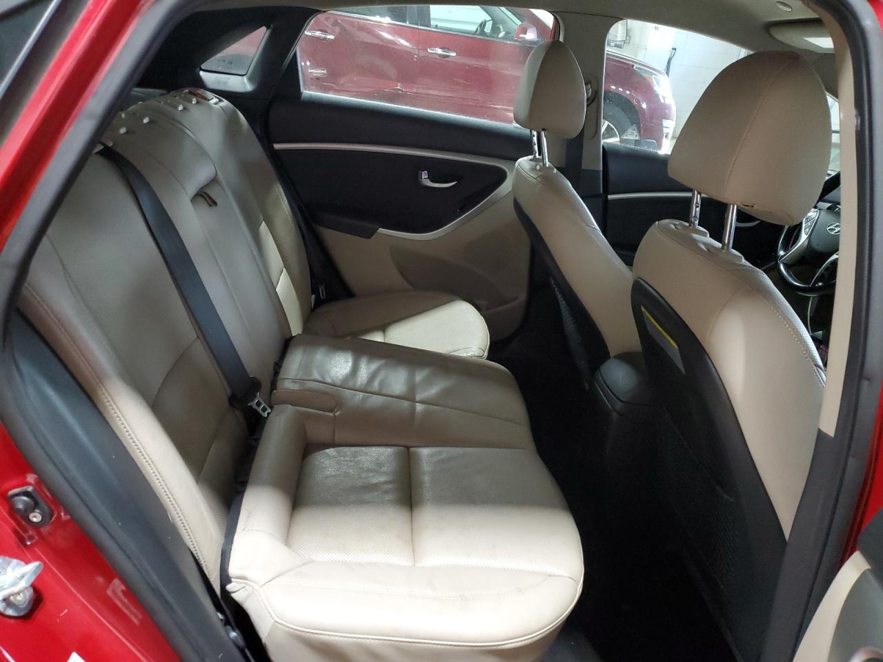 2014 Hyundai Elantra - Image 10
