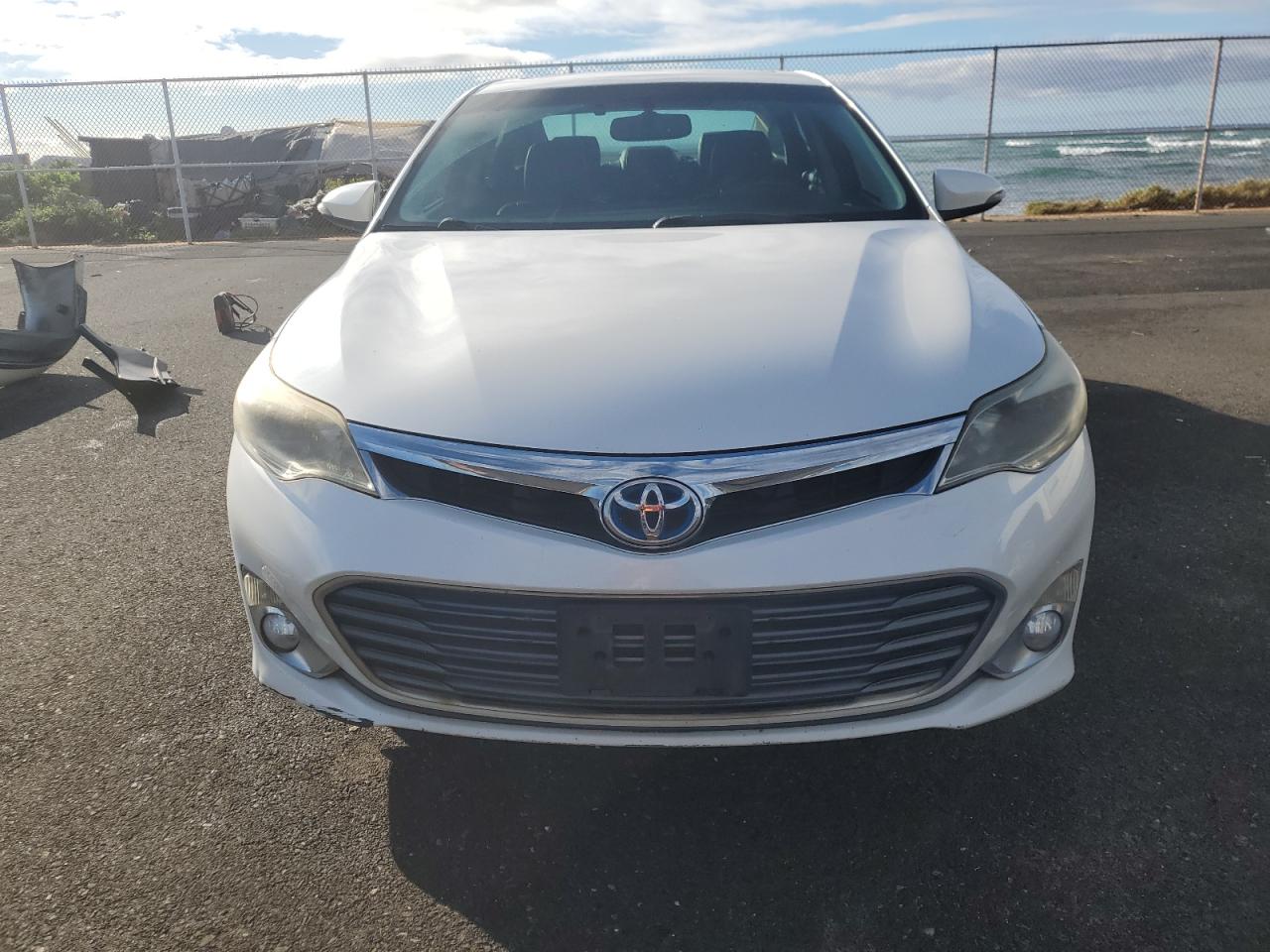 2013 Toyota Avalon - Image 5
