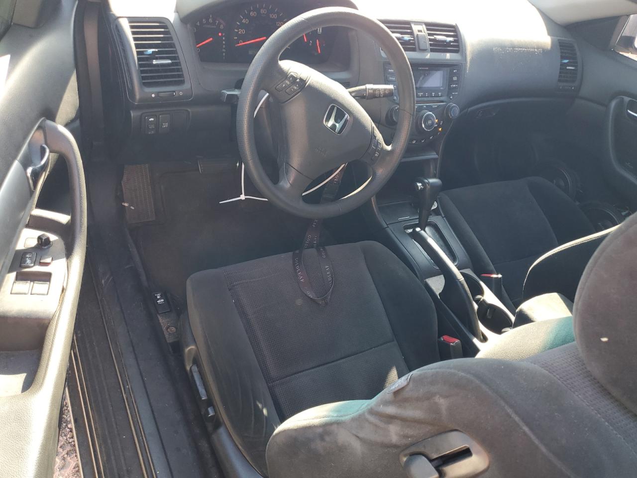 2005 Honda Accord - Image 8