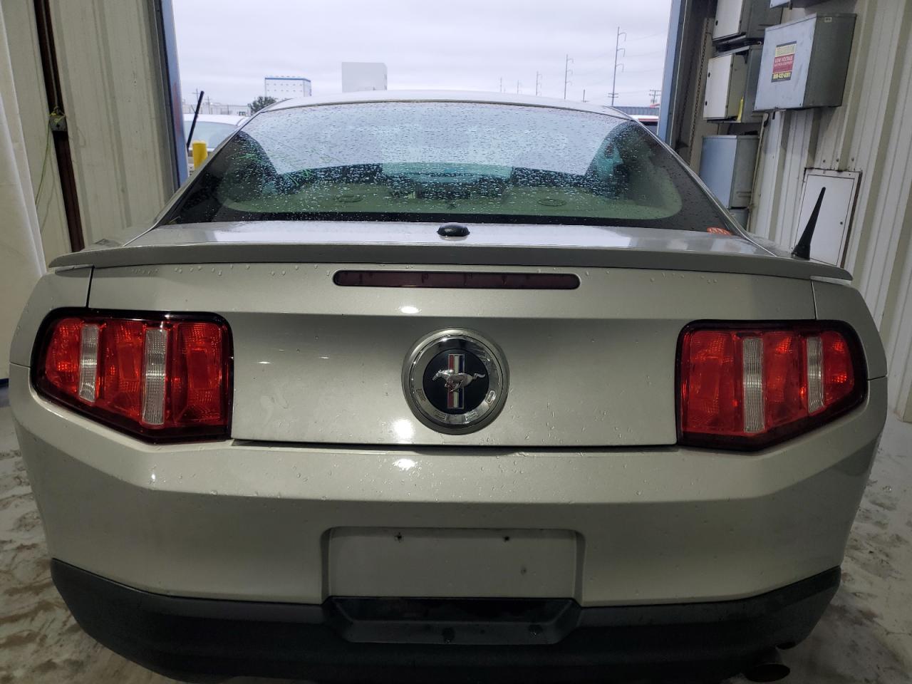 2010 Ford Mustang - Image 6