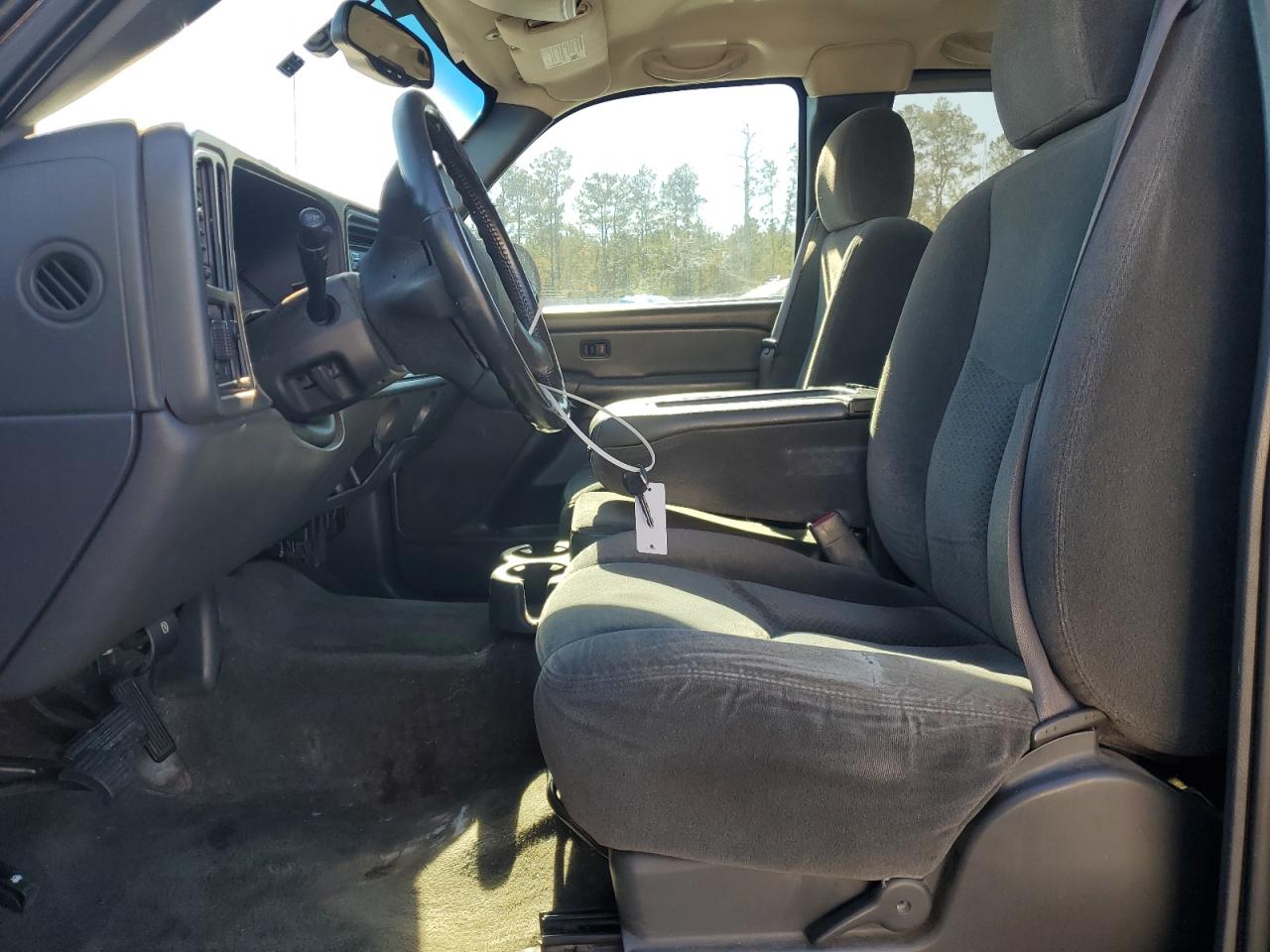 2005 Chevrolet Silverado - Image 7