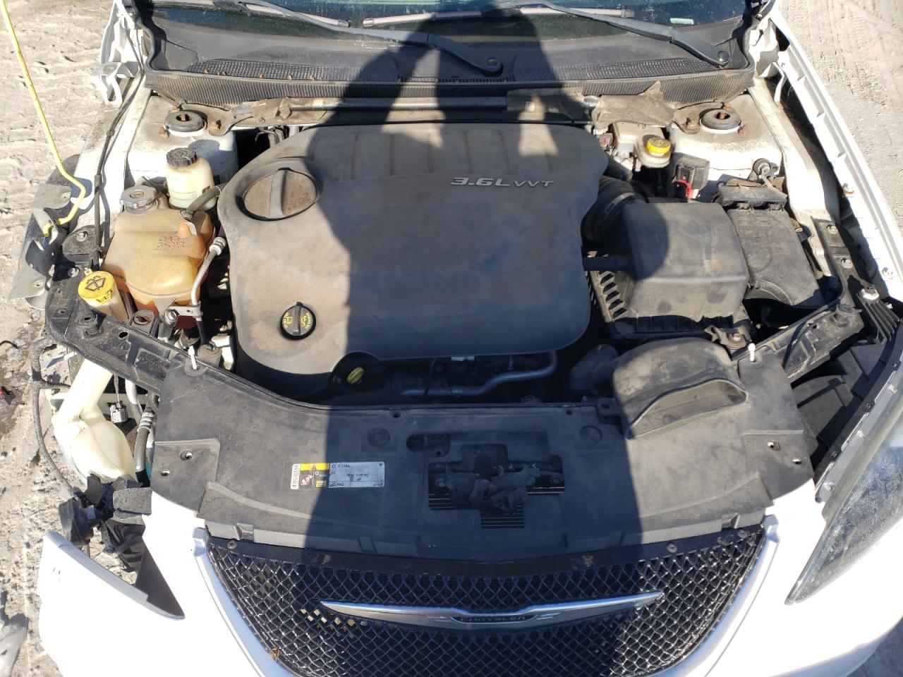 2014 Chrysler 200 - Image 11