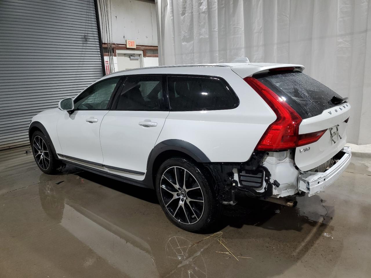 2019 Volvo V90 - Image 2