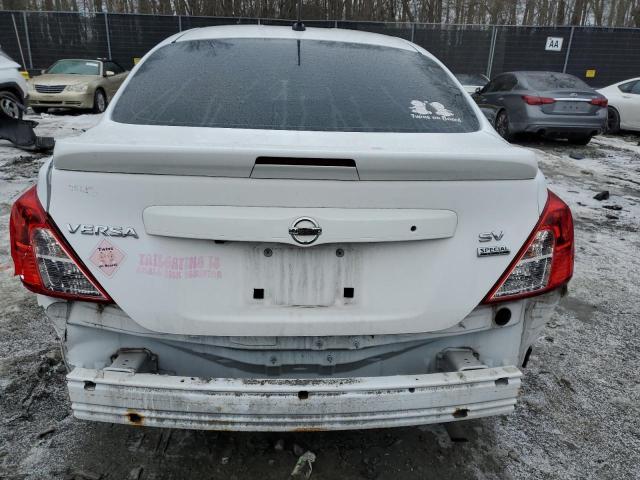  NISSAN VERSA 2018 Білий