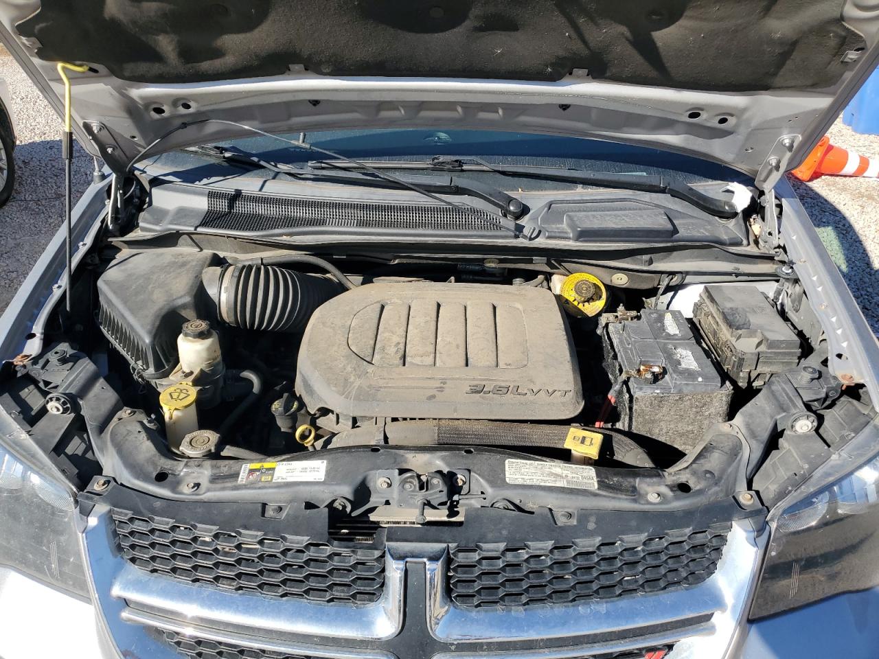 2019 Dodge Caravan - Image 12