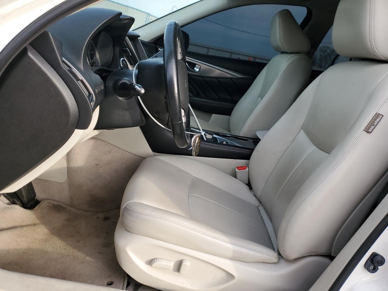 2015 Infiniti Q50 - Image 7