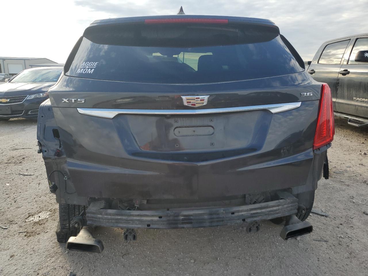 2017 Cadillac XT5 - Image 6