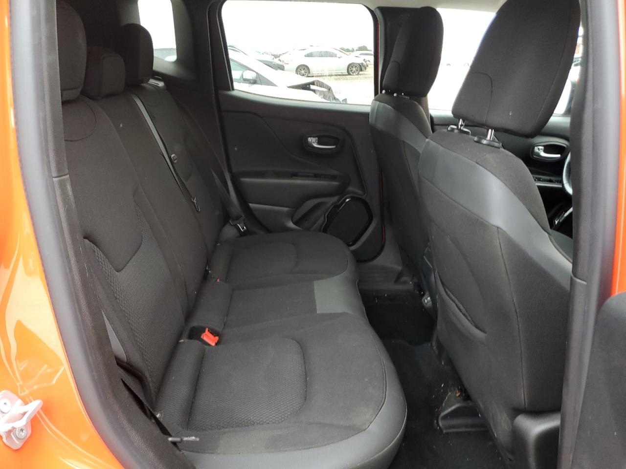 2018 Jeep Renegade - Image 10