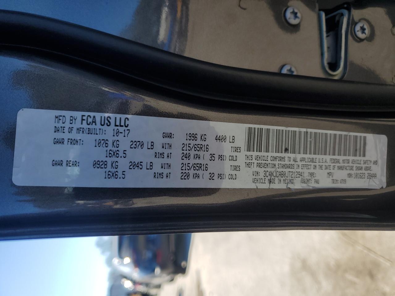 2018 Jeep Compass - Image 13