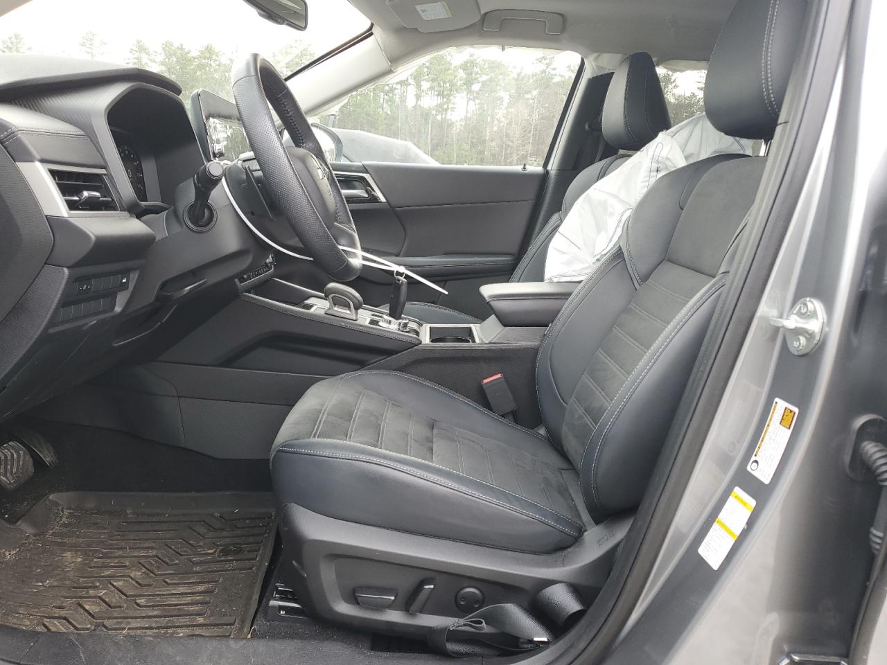 2024 Mitsubishi Outlander - Image 7