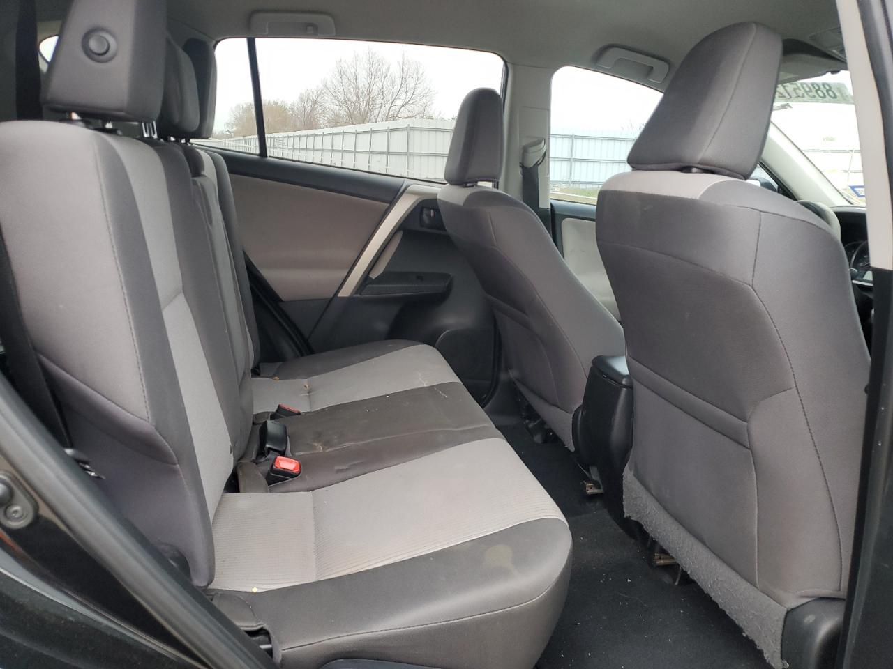 2015 Toyota RAV 4 - Image 10