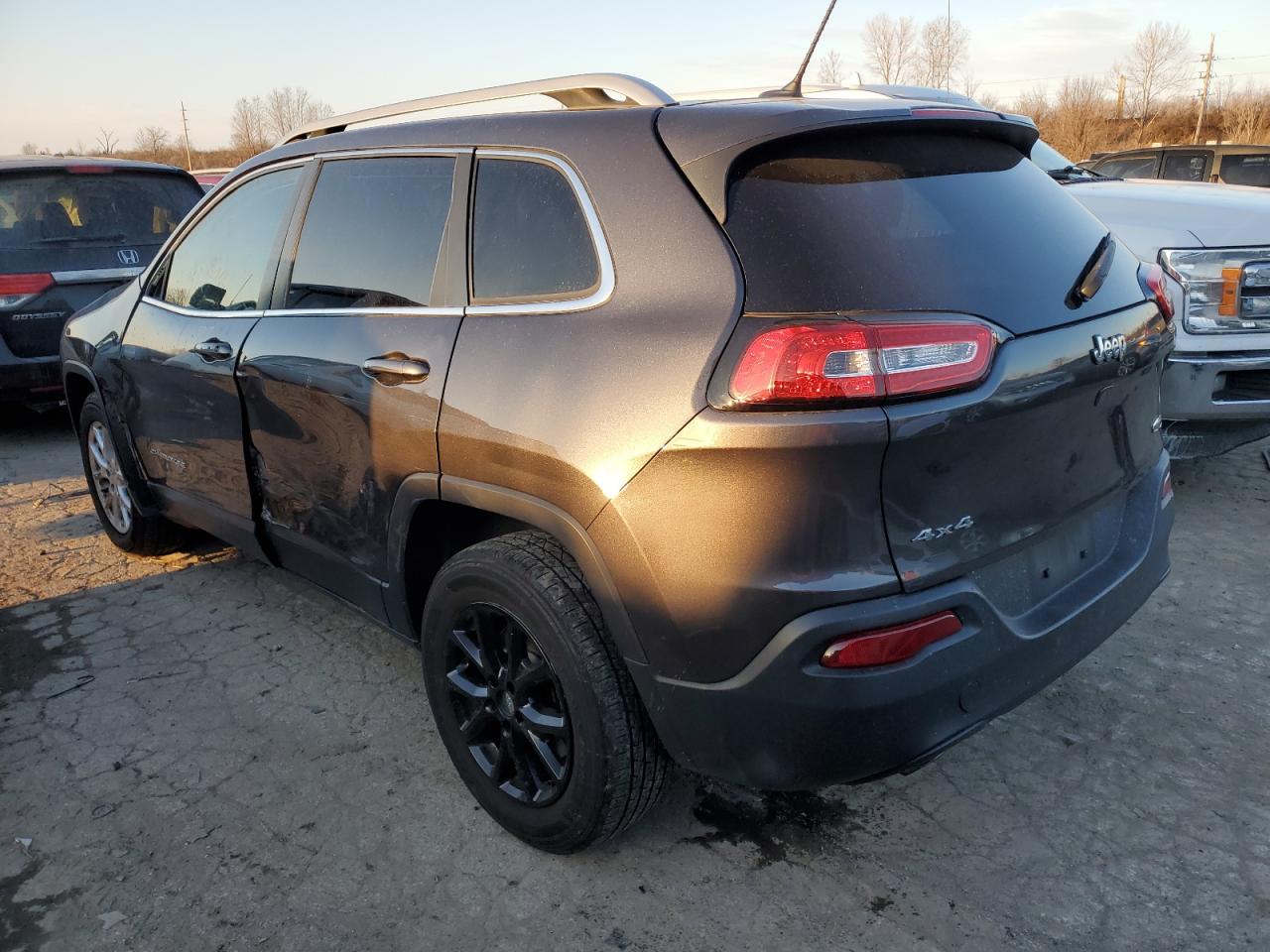2015 Jeep Grand Cherokee - Image 2