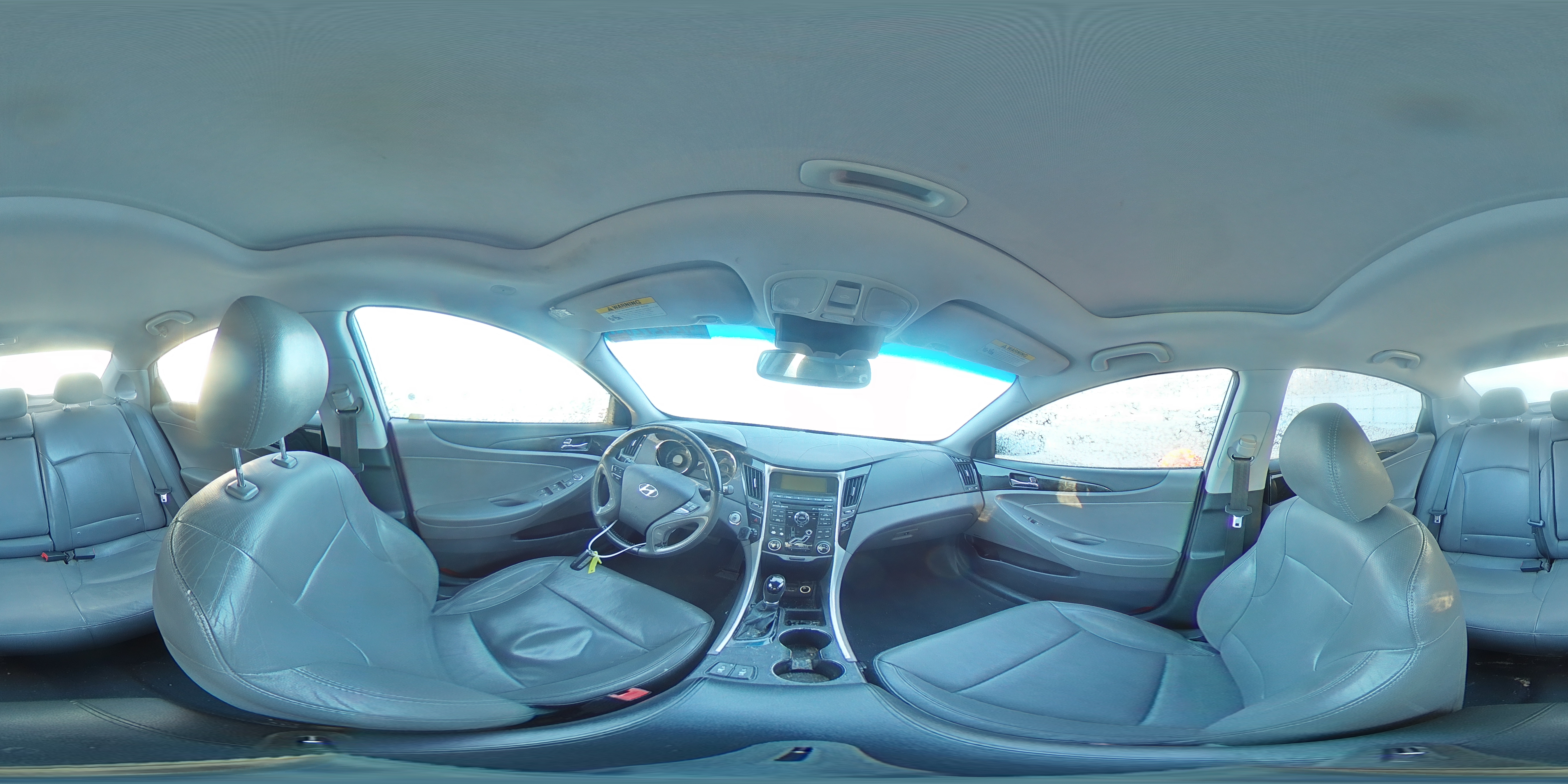 2011 Hyundai Sonata - Image 13