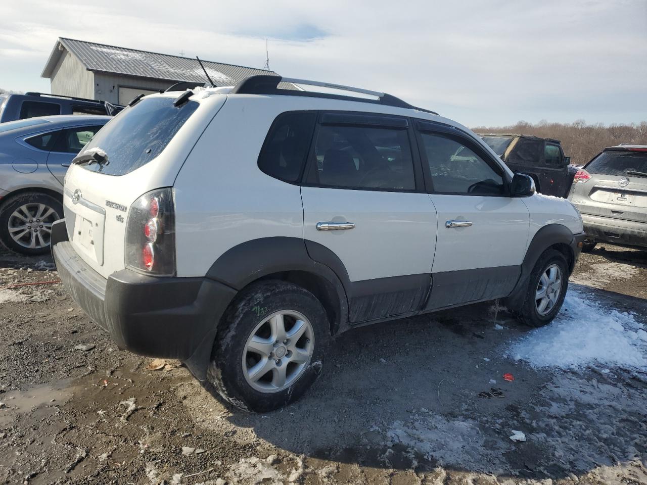 2005 Hyundai Tucson - Image 3