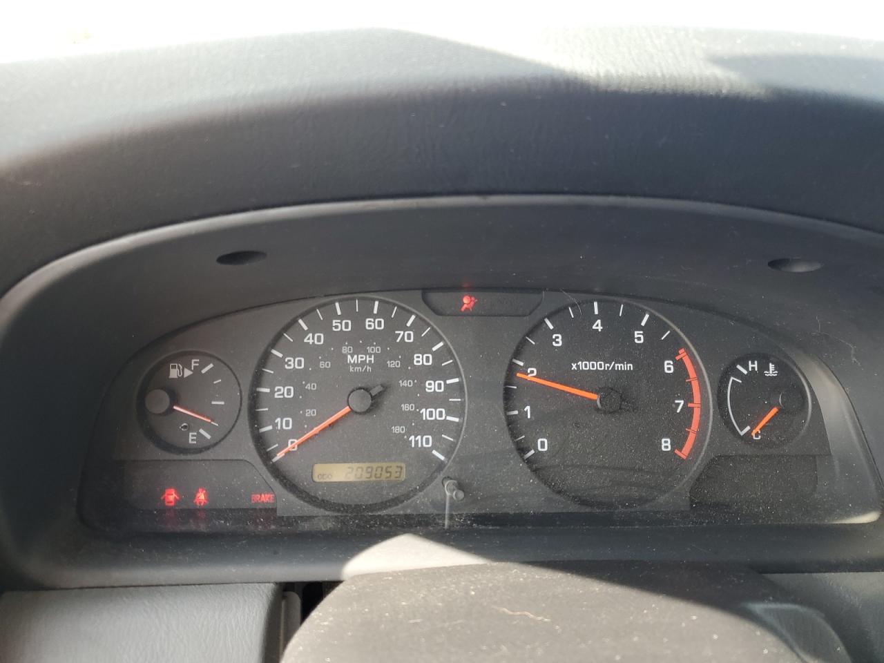 2001 Nissan Navara (Frontier) - Image 9