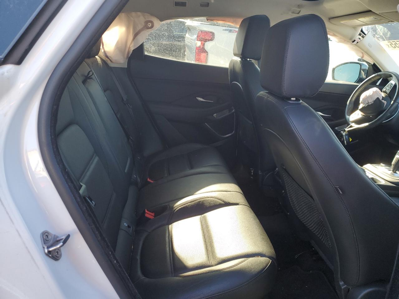 2019 Jaguar E-Pace - Image 10