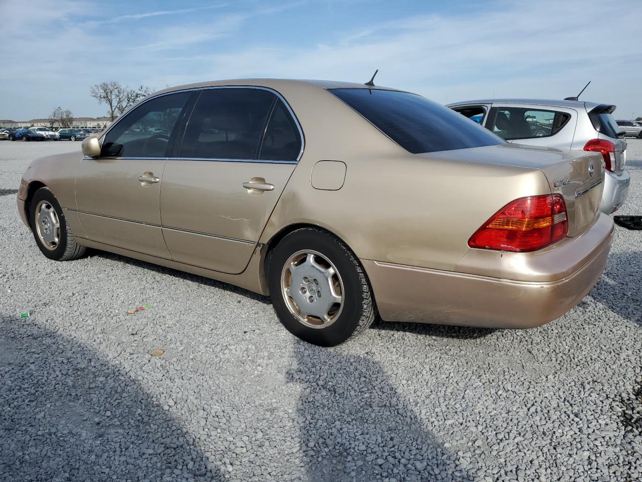 2002 Lexus LS - Image 2