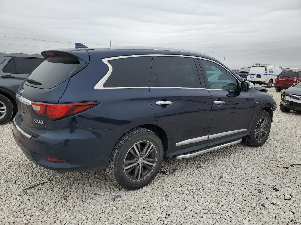 2018 Infiniti QX60 - Image 3
