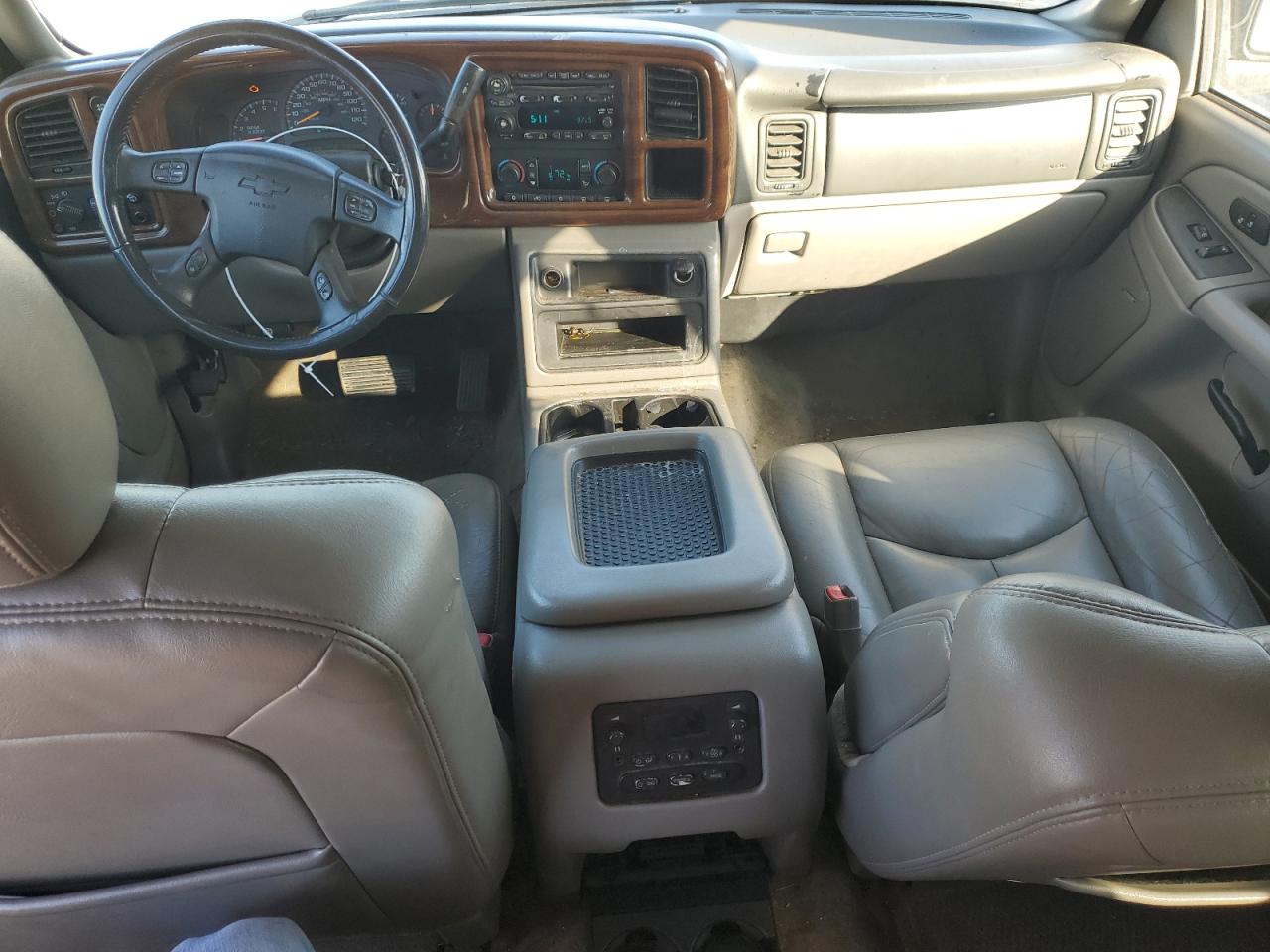 2005 Chevrolet Tahoe - Image 8
