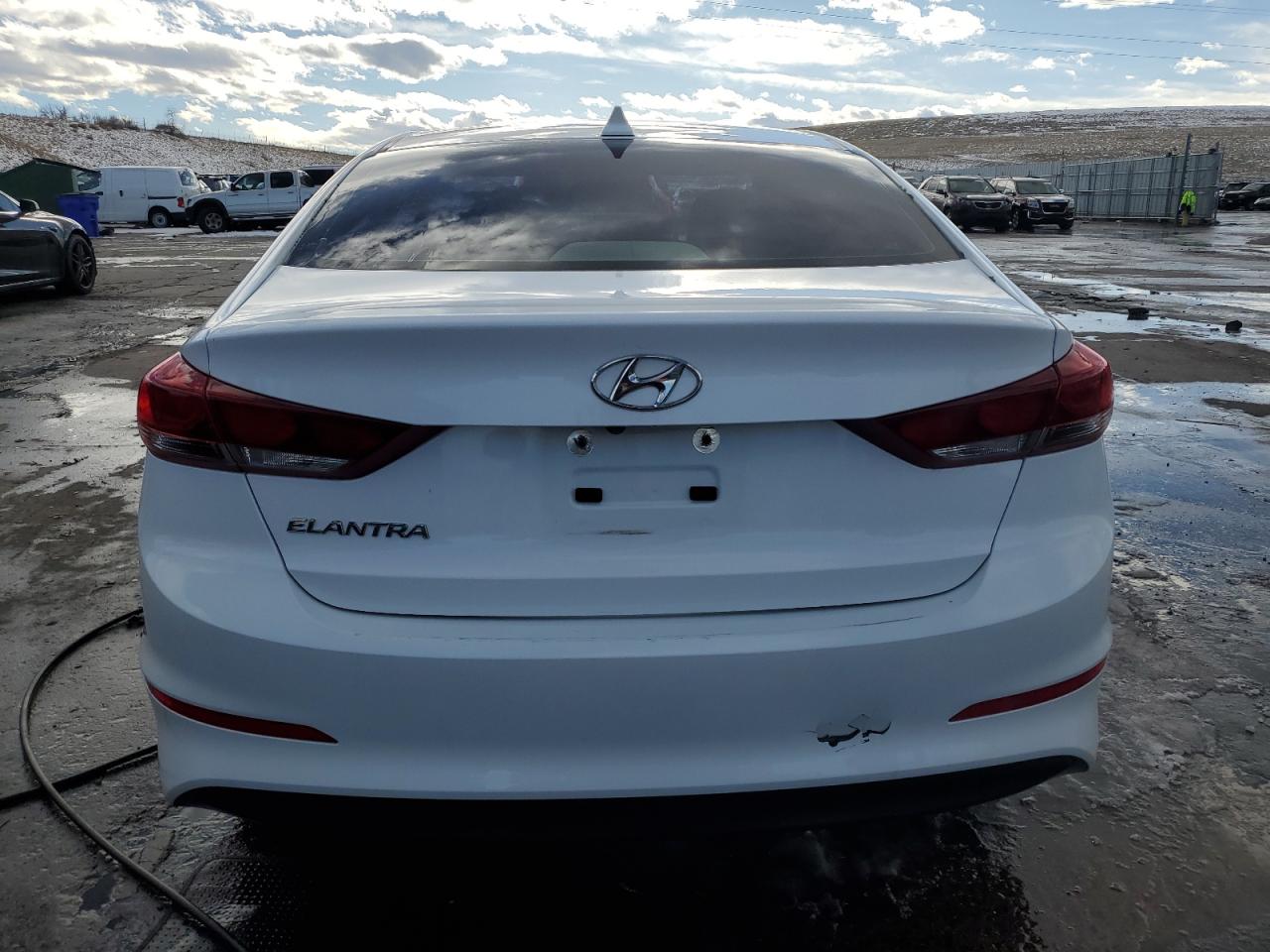 2018 Hyundai Elantra - Image 6