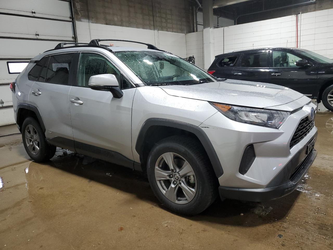 2022 Toyota RAV 4 - Image 4