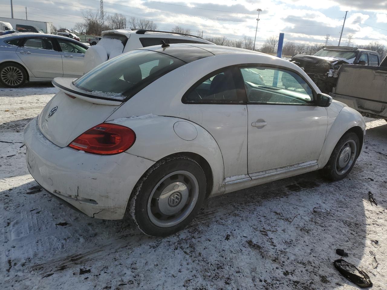 2012 Volkswagen Beetle - Image 3