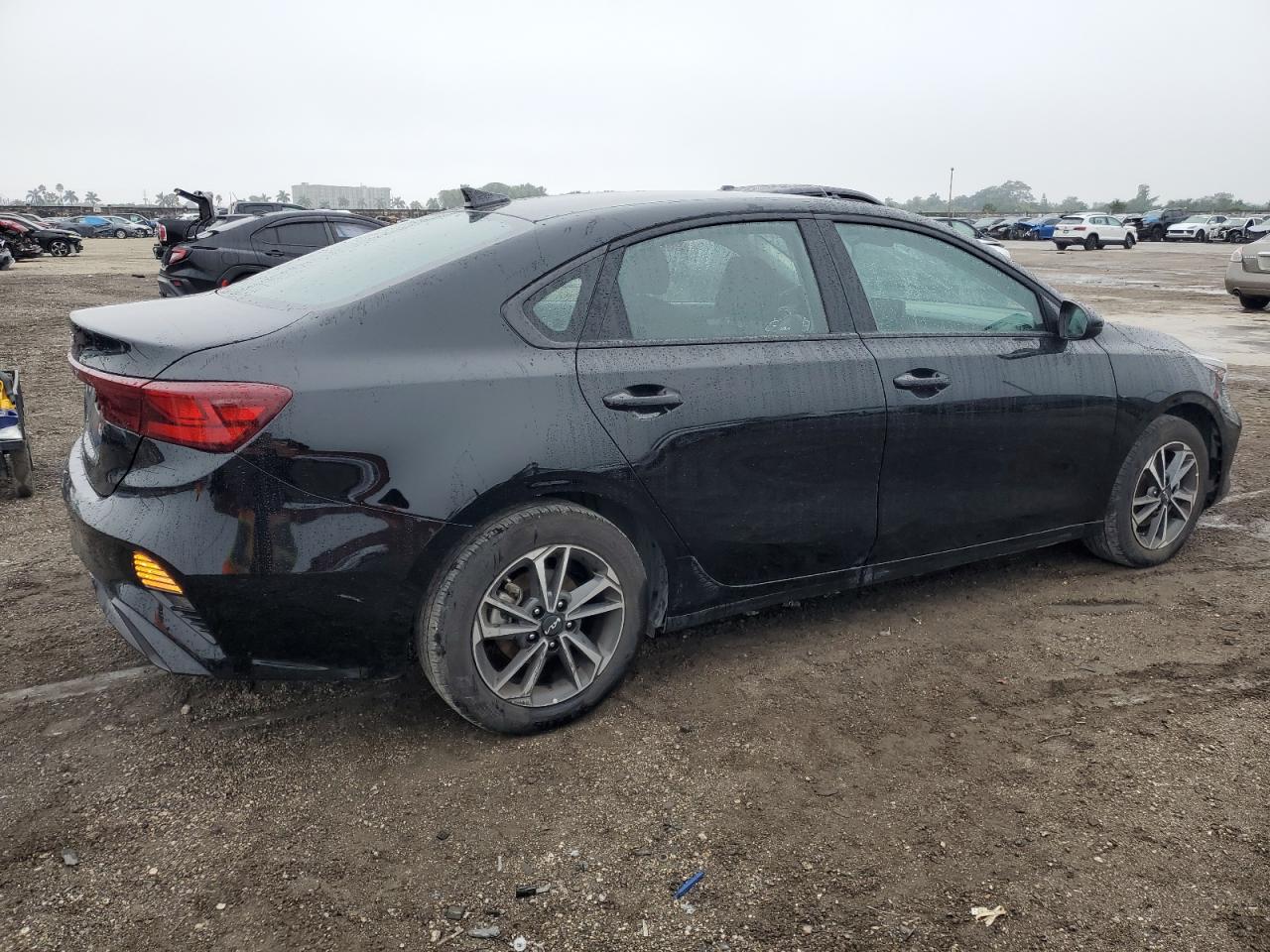 2024 Kia Forte - Image 3