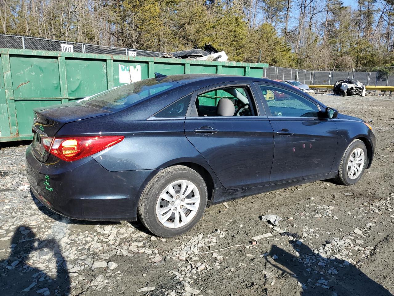 2012 Hyundai Sonata - Image 3