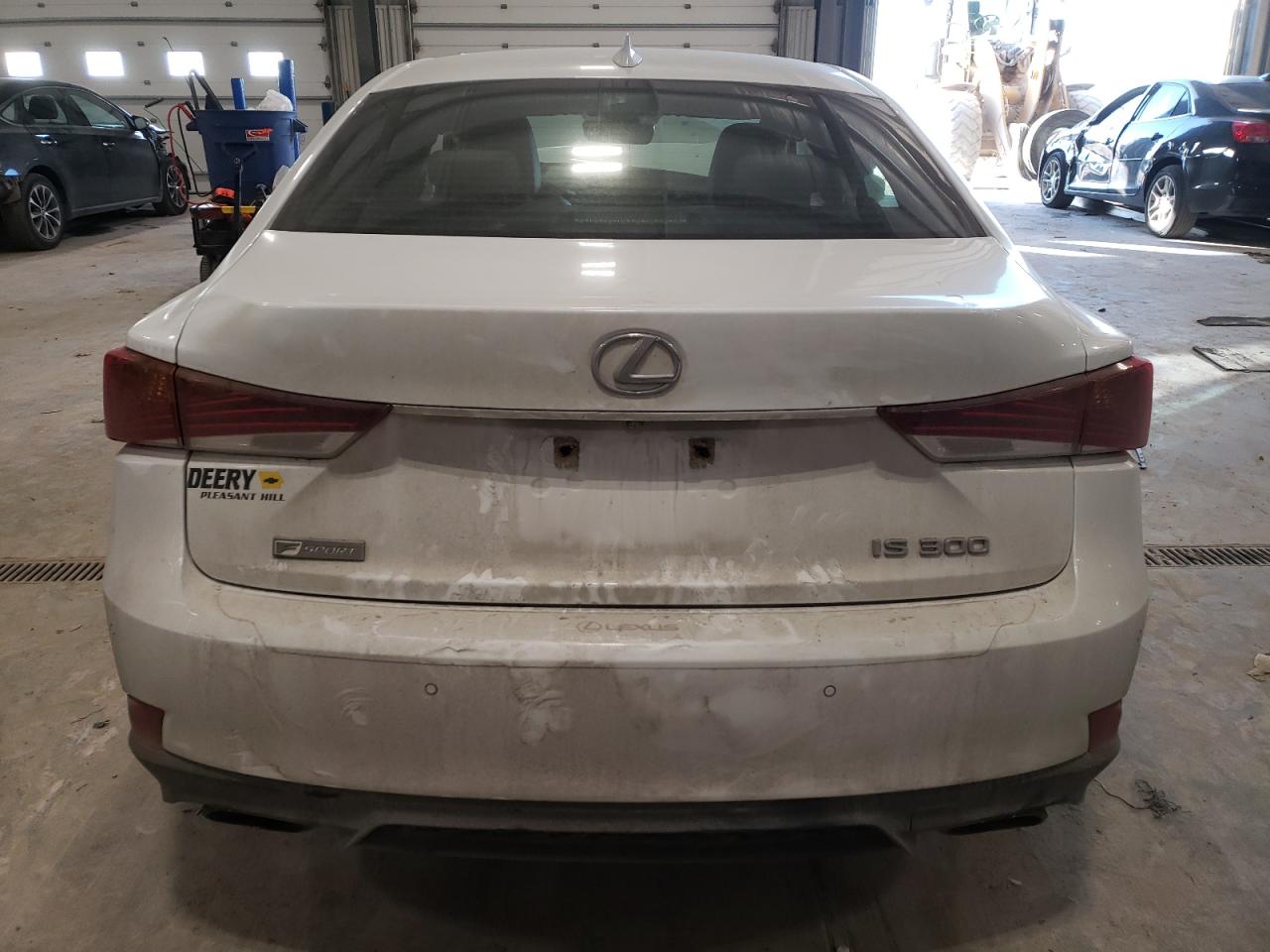 2019 Lexus IS - Image 6