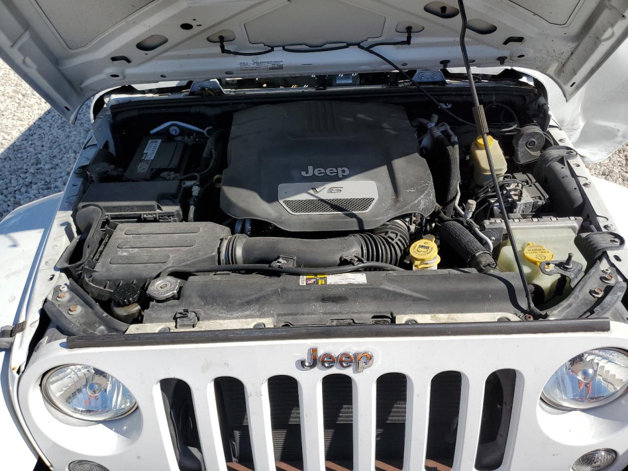 2015 Jeep Wrangler - Image 11
