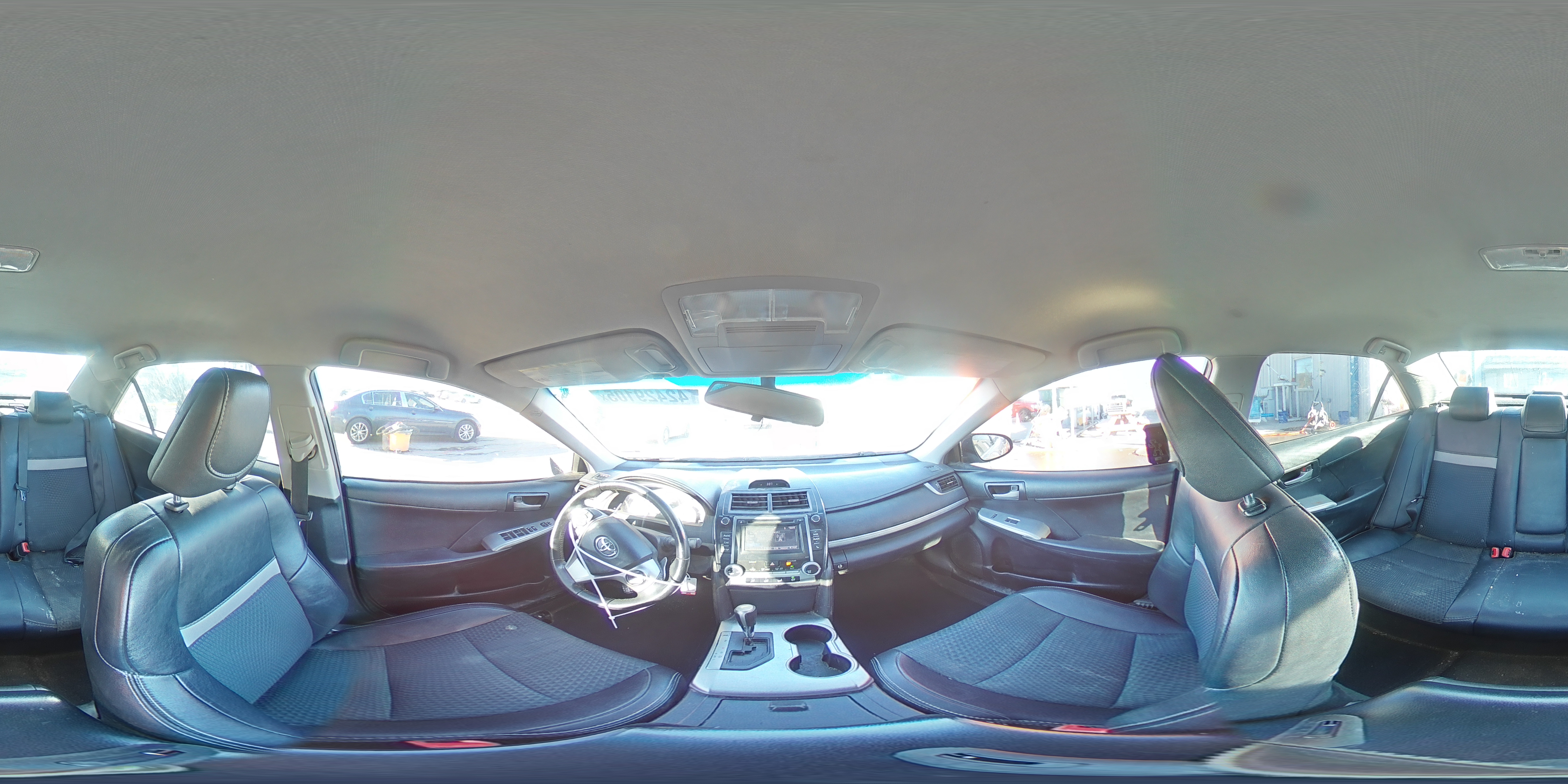 2014 Toyota Camry - Image 14