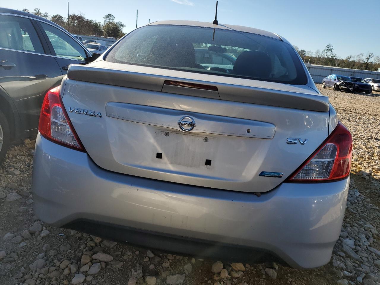 VIN 3N1CN7AP7GL880472 2016 NISSAN VERSA no.6