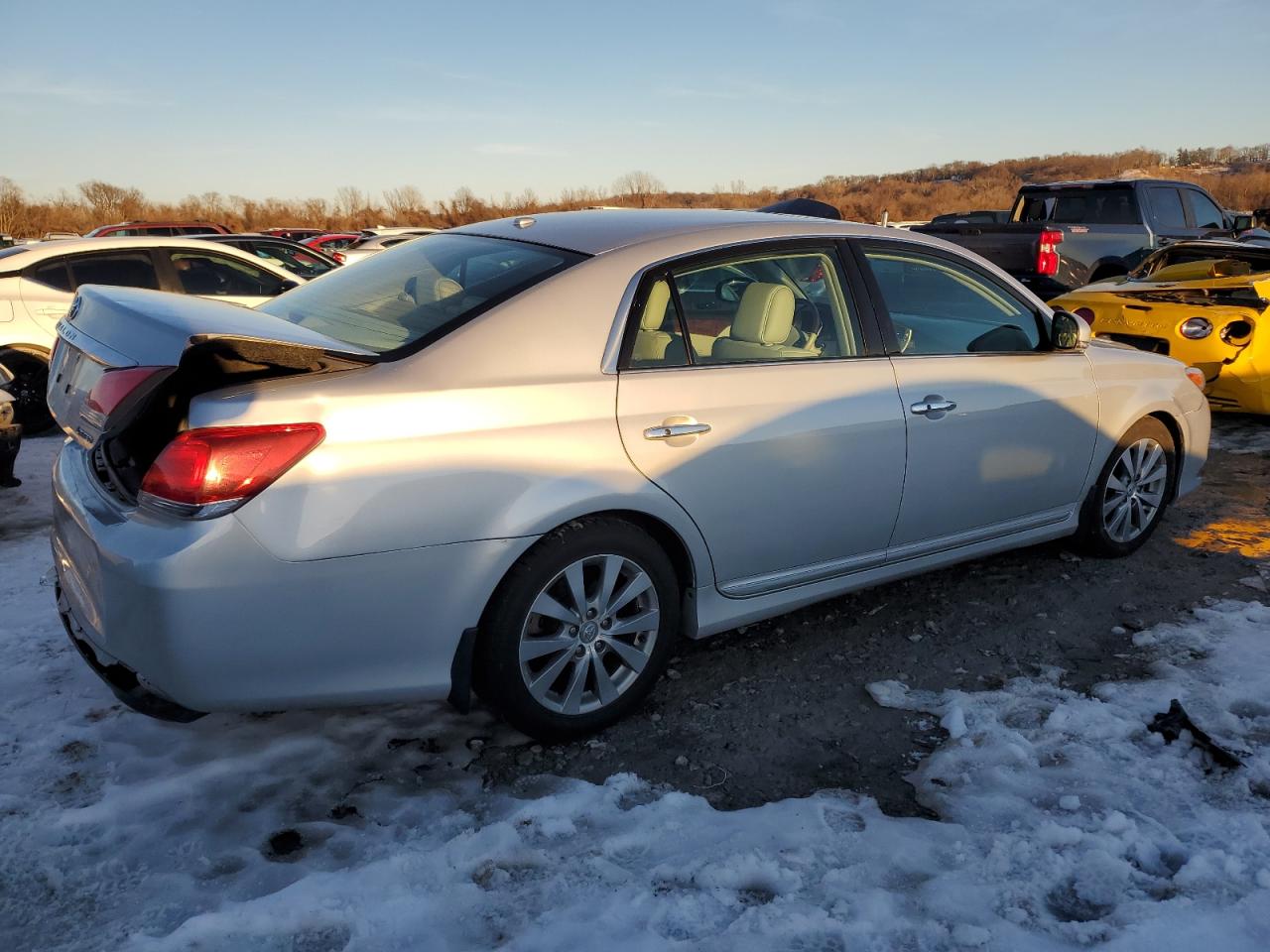 2012 Toyota Avalon - Image 3