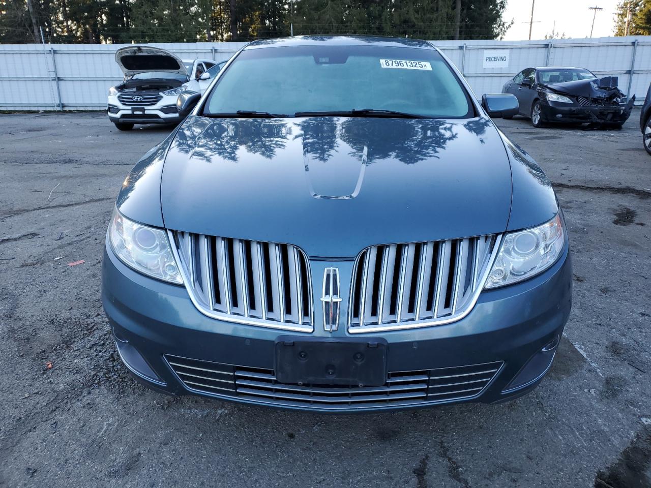 2010 Lincoln MKS - Image 5