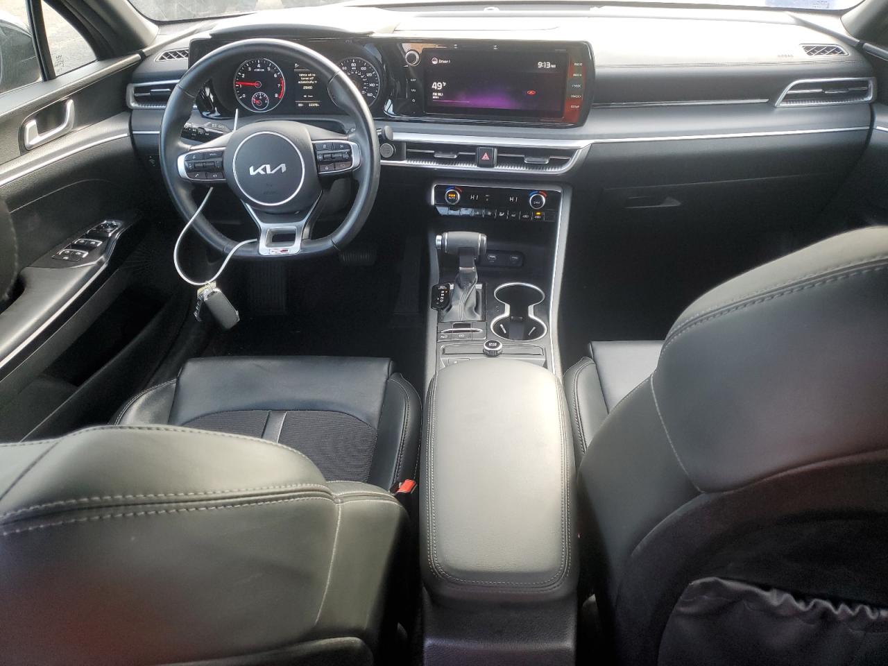 2022 Kia K5 - Image 8