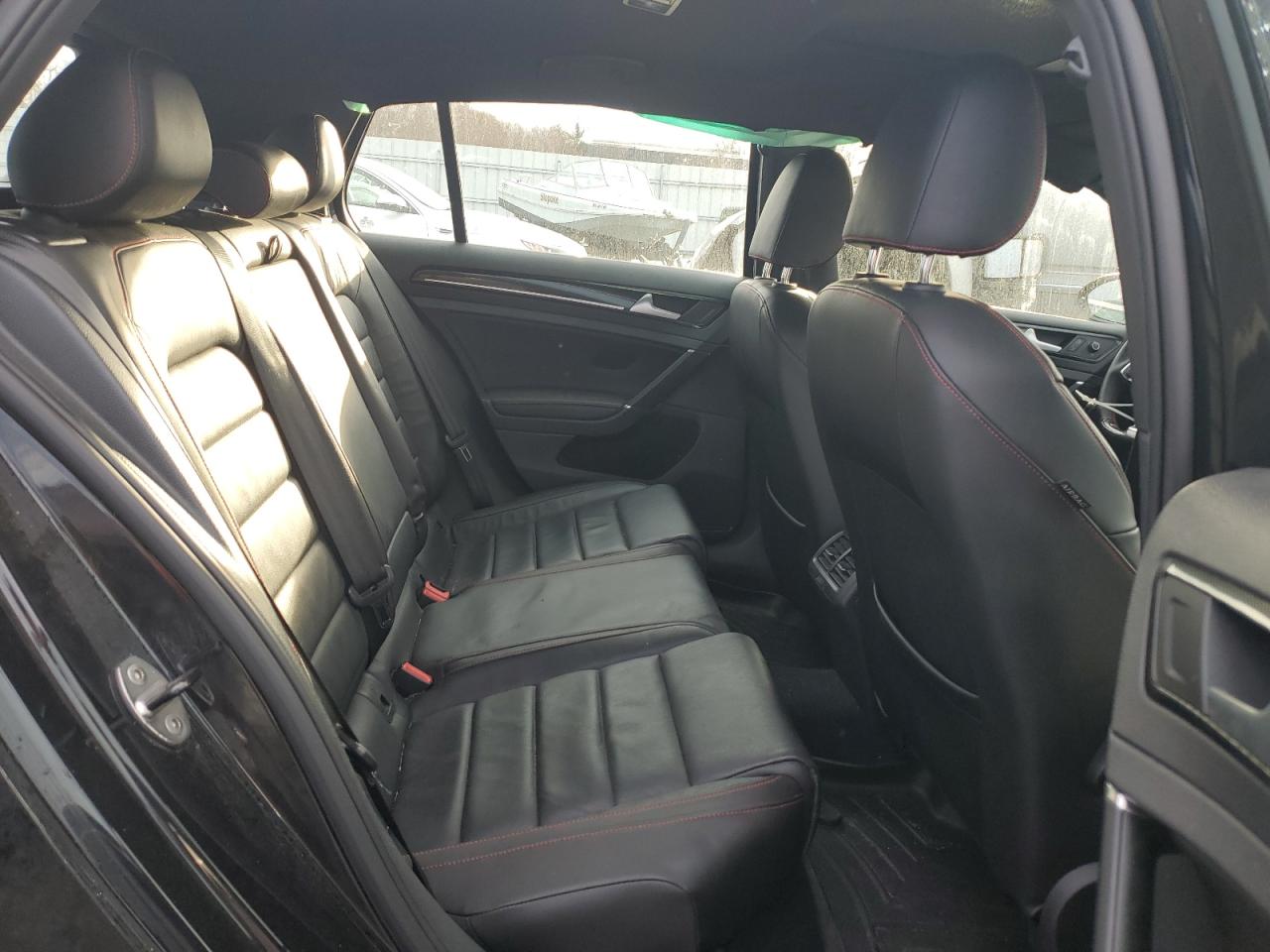 2016 Volkswagen GTI - Image 10