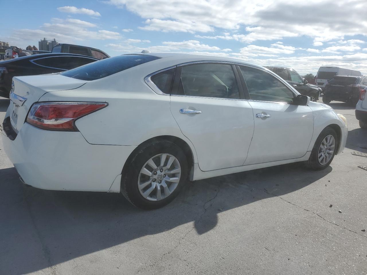 VIN 1N4AL3AP7FN319003 2015 NISSAN ALTIMA no.3