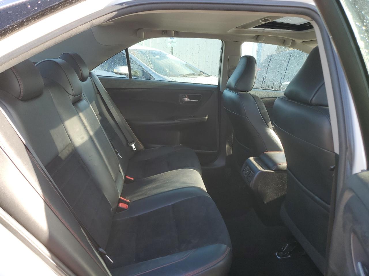 2016 Toyota Camry - Image 10