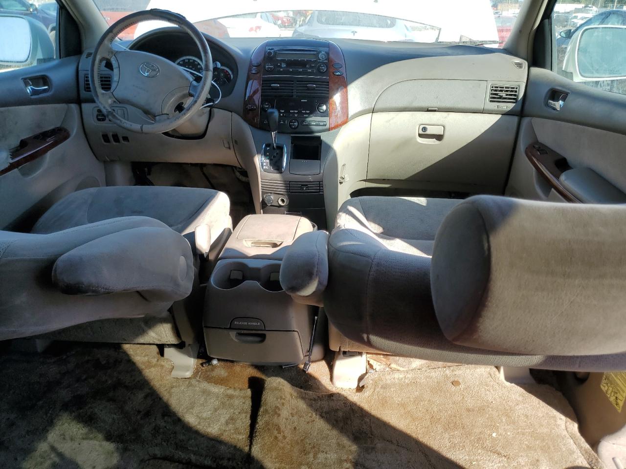 2005 Toyota Sienna - Image 8
