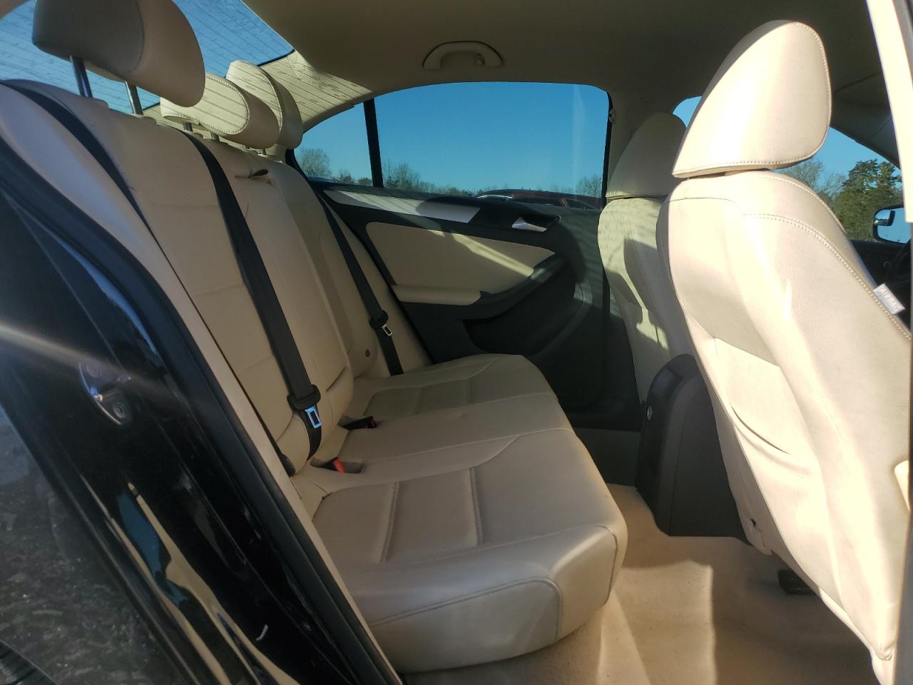 2014 Volkswagen Jetta - Image 10