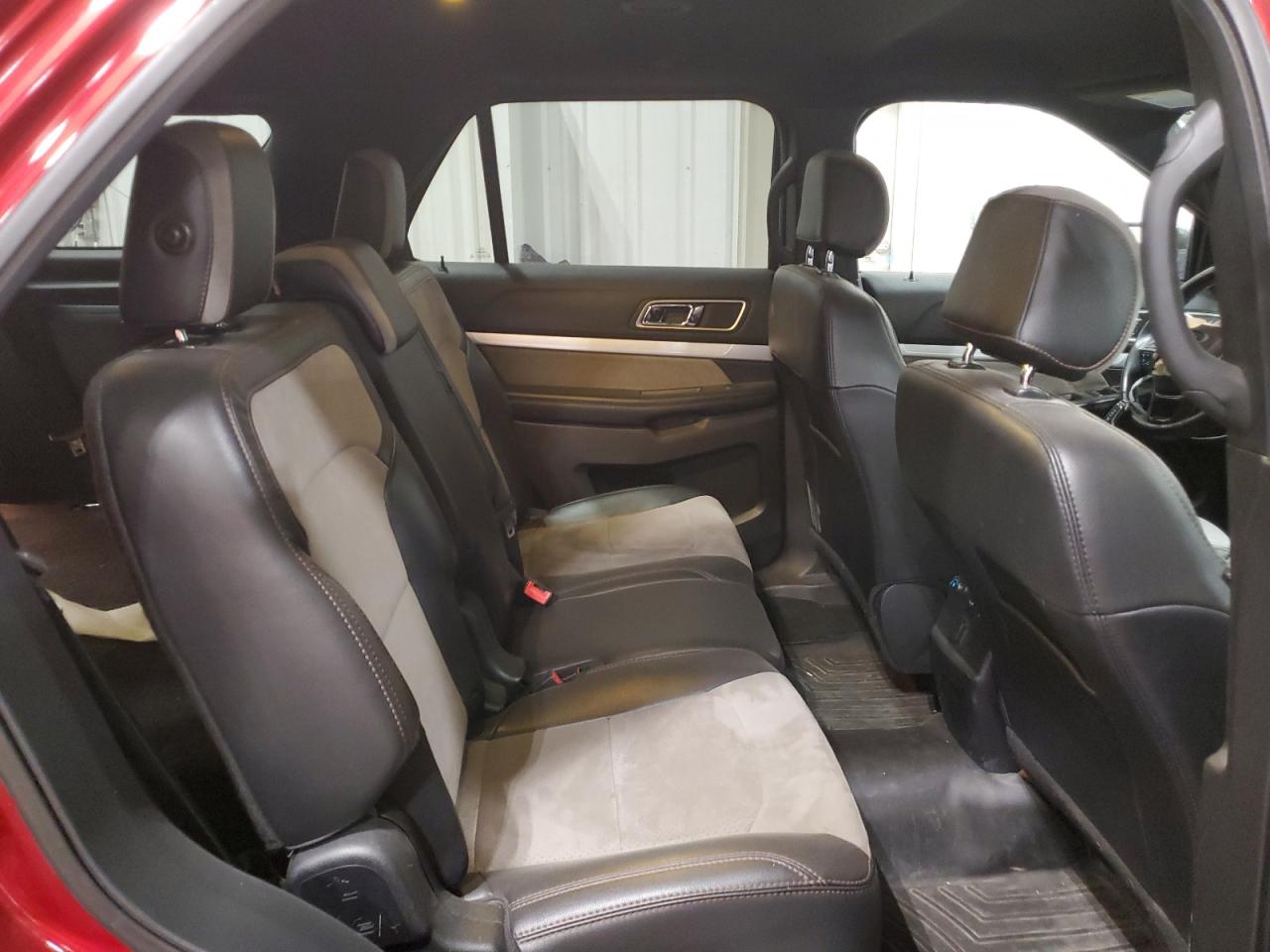 2017 Ford Explorer - Image 11